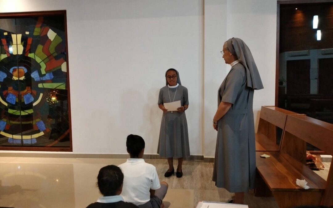 8 de septiembre, Fiesta del Nacimiento de María. Las junioras Ersin y Sari renuevan sus votos temporales